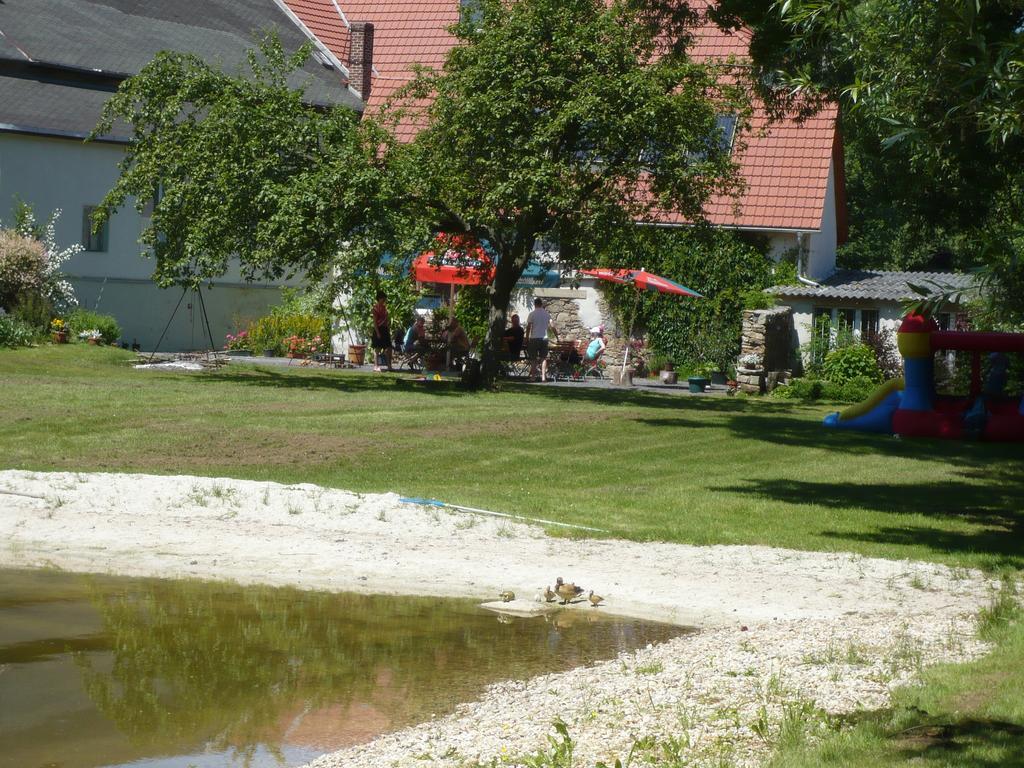 Pension Zum Hirsch Göda Exteriör bild