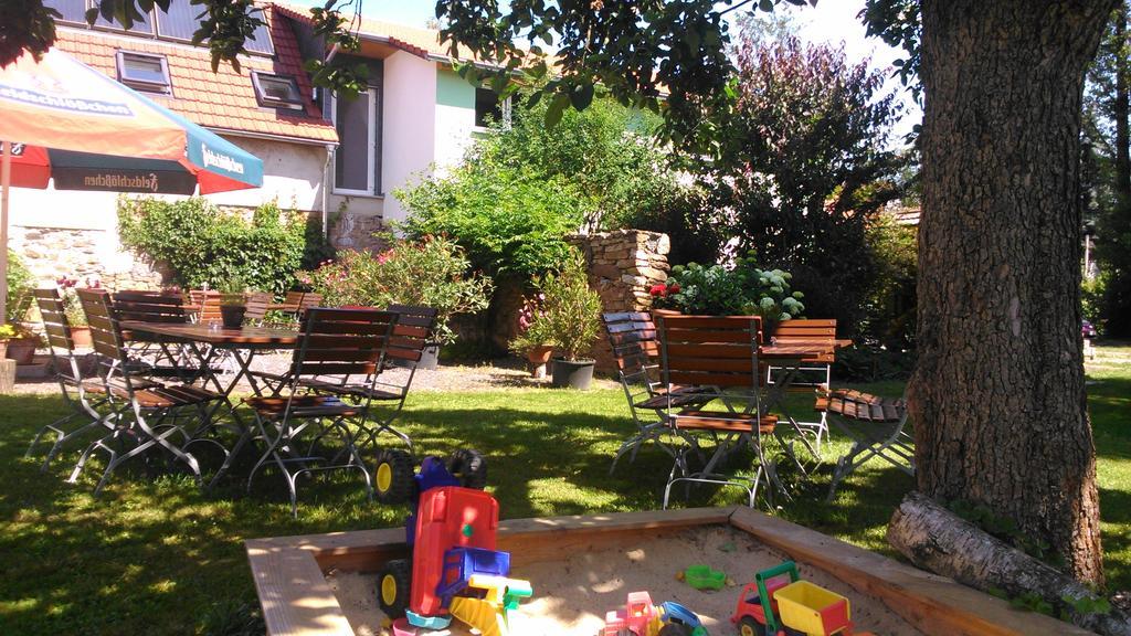 Pension Zum Hirsch Göda Exteriör bild