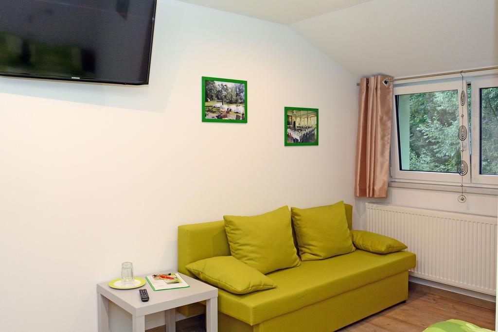 Pension Zum Hirsch Göda Exteriör bild